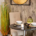 Vakantiehuis Character, Comfort And Convenience, No 5 Rosedene Mews