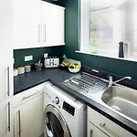 Vakantiehuis Character, Comfort And Convenience, No 5 Rosedene Mews