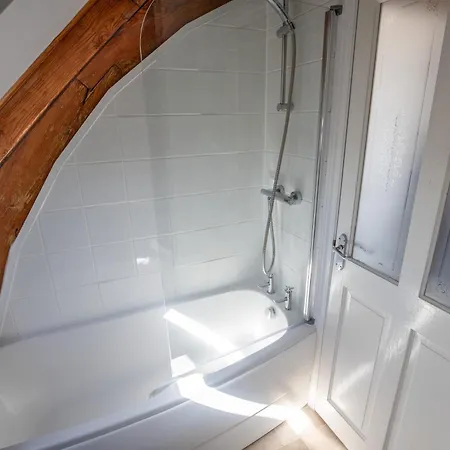 Character, Comfort And Convenience, No 5 Rosedene Mews Feriehus Marske-by-the-Sea