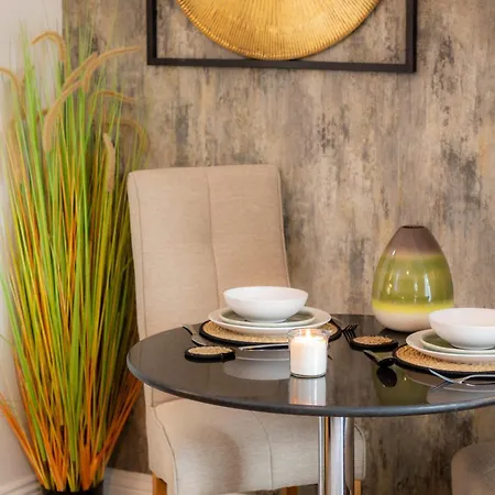 Feriehus Character, Comfort And Convenience, No 5 Rosedene Mews