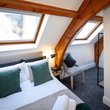 Character, Comfort And Convenience, No 5 Rosedene Mews Feriehus *